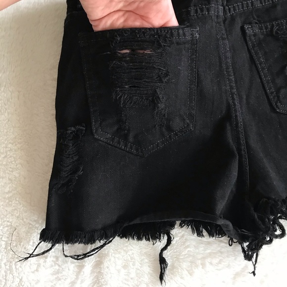 Brandy Melville super cute Shorts... - Picture 5 of 7